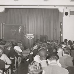 Reinhold Niebuhr teaches class