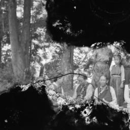 Tibetan aristocrat women se...