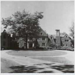 Ward Manor House with Driveway