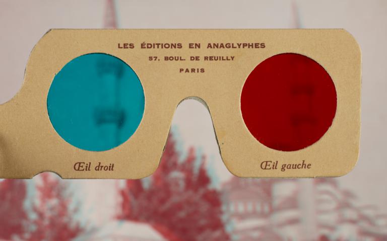 Image shown through glasses